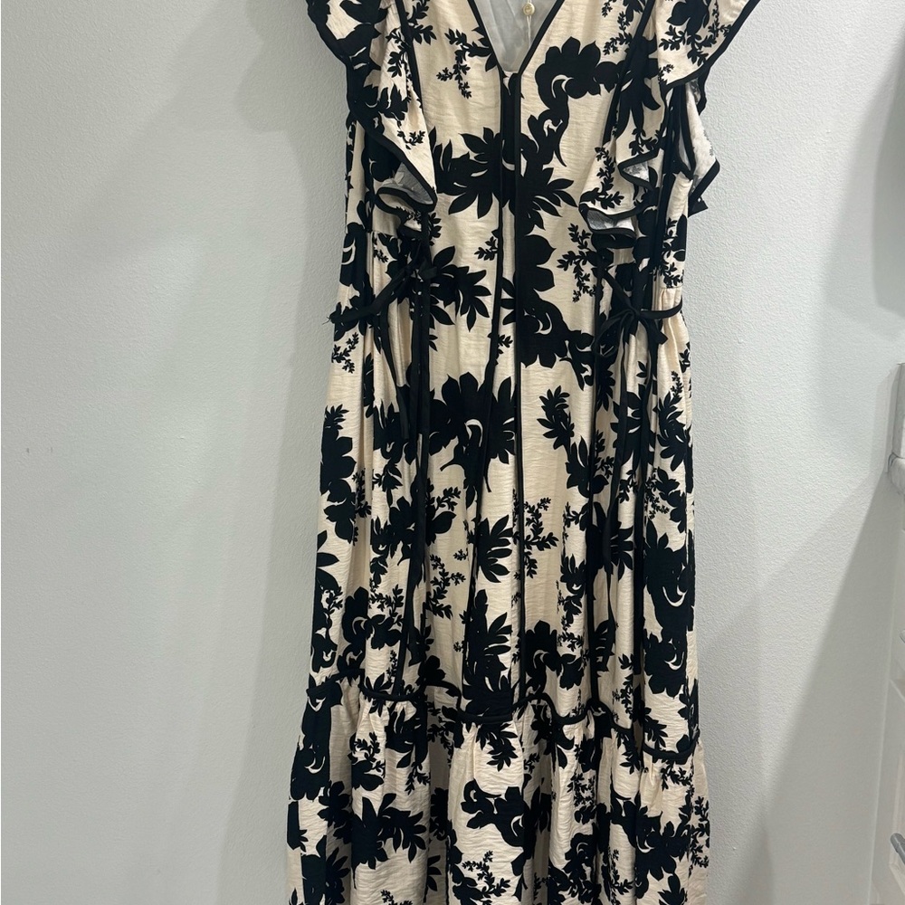 Entro Black and Cream Floral Maxi Dress